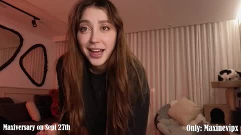 Snapshot of maxine_8 chatting on 26, 9, 2025 Maxine online show from 26, 9, 2025