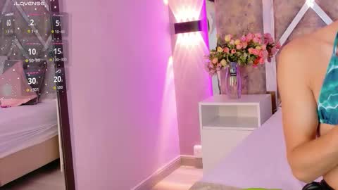 Maxi Rogers online show from 28, 11, 2025