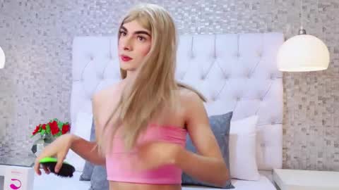 Snapshot of maxirogerss chatting on 18, 10, 2025 Maxi Rogerss online show from 18, 10, 2025
