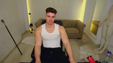 MaxKaiden online show from 15, 11, 2025