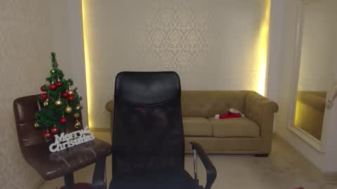 MaxKaiden online show from 23, 12, 2025