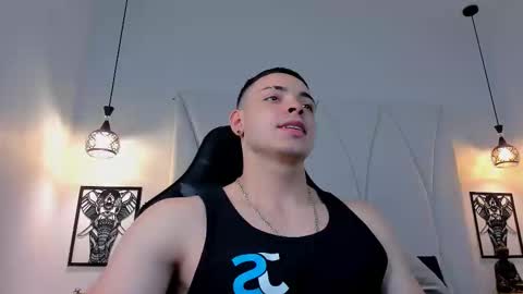 MAX online show from 30, 1, 2025