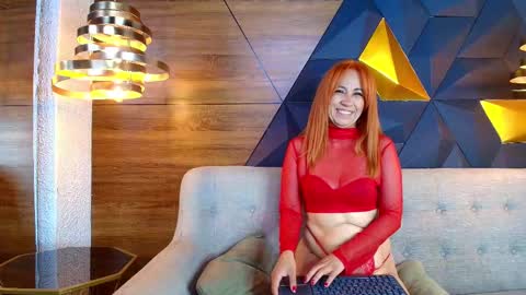 Snapshot of maxx_caprice chatting on 21, 11, 2025 gabby online show from 21, 11, 2025