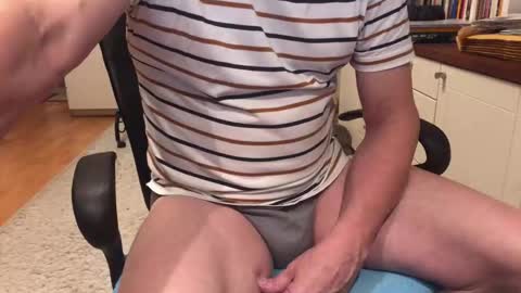 Snapshot of maxx_martin chatting on 14, 10, 2025 Max online show from 14, 10, 2025