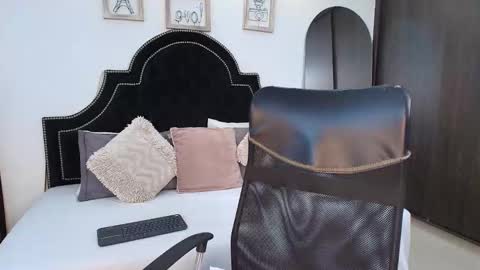 Snapshot of maxxicruz chatting on 12, 9, 2025 Maxxi online show from 12, 9, 2025