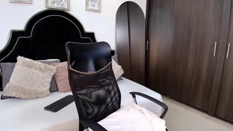 Snapshot of maxxicruz chatting on 18, 9, 2025 Maxxi online show from 18, 9, 2025