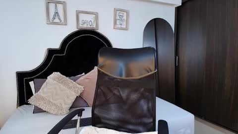 Snapshot of maxxicruz chatting on 24, 9, 2025 Maxxi online show from 24, 9, 2025