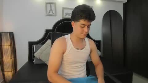 Snapshot of maxxicruz chatting on 26, 9, 2025 Maxxi online show from 26, 9, 2025