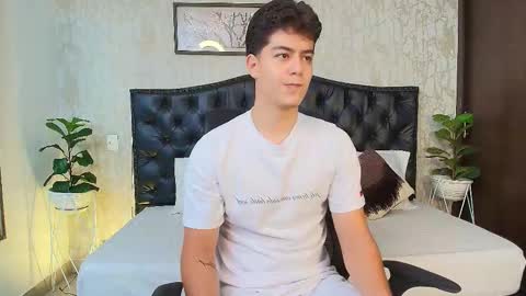 Snapshot of maxxicruz chatting on 28, 9, 2025 Maxxi online show from 28, 9, 2025