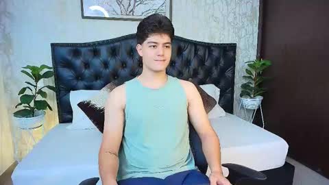 Snapshot of maxxicruz chatting on 8, 10, 2025 Maxxi online show from 8, 10, 2025