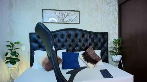 Snapshot of maxxicruz chatting on 11, 10, 2025 Maxxi online show from 11, 10, 2025