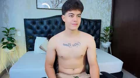 Snapshot of maxxicruz chatting on 12, 10, 2025 Maxxi online show from 12, 10, 2025