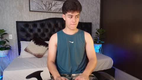 Snapshot of maxxicruz chatting on 30, 10, 2025 Maxxi online show from 30, 10, 2025