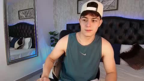 Snapshot of maxxicruz chatting on 17, 11, 2025 Maxxi online show from 17, 11, 2025