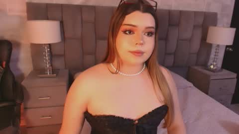 Snapshot of maxxxine_ chatting on 8, 11, 2025 Maxine Minx online show from 8, 11, 2025