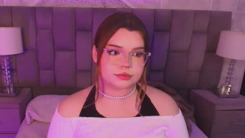 Snapshot of maxxxine_ chatting on 11, 11, 2025 Maxine Minx online show from 11, 11, 2025