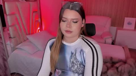 Snapshot of maxxxine_ chatting on 14, 11, 2025 Maxine Minx online show from 14, 11, 2025