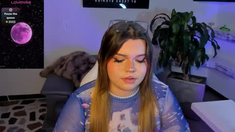 Snapshot of maxxxine_ chatting on 15, 11, 2025 Maxine Minx online show from 15, 11, 2025