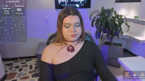 Snapshot of maxxxine_ chatting on 21, 11, 2025 Maxine Minx online show from 21, 11, 2025