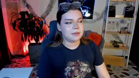 Snapshot of maxxxine_ chatting on 22, 12, 2025 Maxine Minx online show from 22, 12, 2025