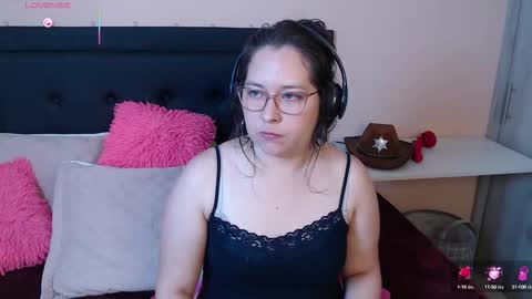 Snapshot of may_bloom chatting on 25, 9, 2025 May online show from 25, 9, 2025