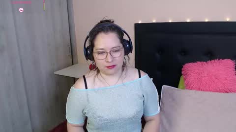 Snapshot of may_bloom chatting on 26, 9, 2025 May online show from 26, 9, 2025