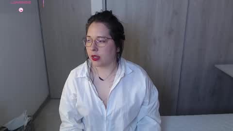 Snapshot of may_bloom chatting on 5, 10, 2025 May online show from 5, 10, 2025