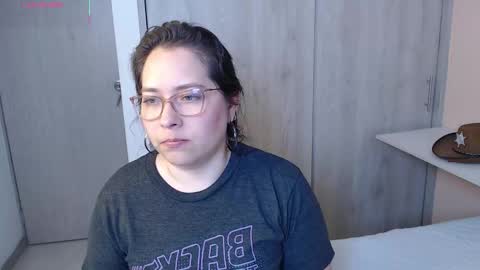 Snapshot of may_bloom chatting on 20, 10, 2025 May online show from 20, 10, 2025