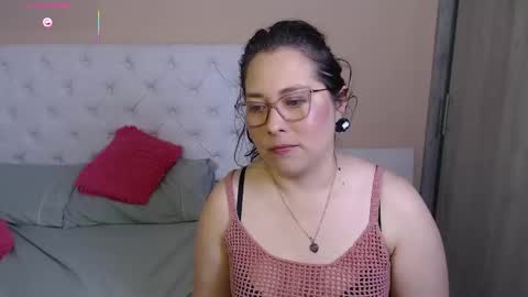 Snapshot of may_bloom chatting on 4, 12, 2025 May online show from 4, 12, 2025