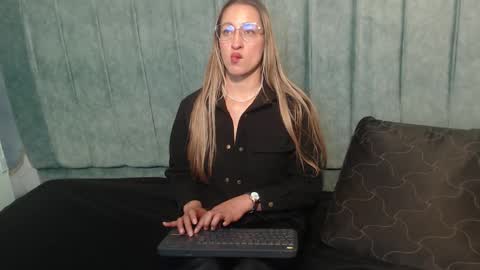 Maya online show from 21, 9, 2025