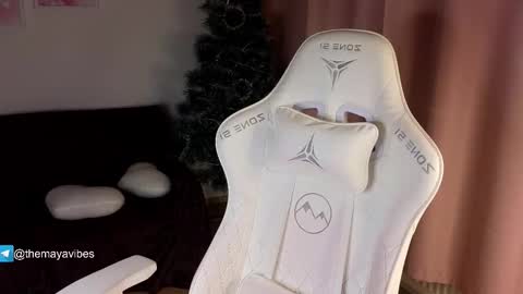 Snapshot of maya_blonde18 chatting on 14, 1, 2026 Maya online show from 14, 1, 2026