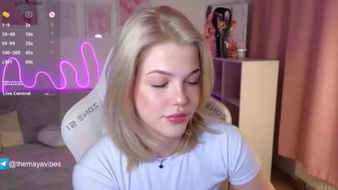 Snapshot of maya_blonde18 chatting on 2, 2, 2026 Maya online show from 2, 2, 2026