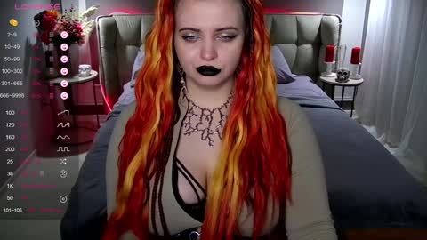 Snapshot of maya_mils chatting on 18, 1, 2025 Maya Mils online show from 18, 1, 2025