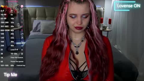 Snapshot of maya_mils chatting on 8, 3, 2025 Maya Mils online show from 8, 3, 2025