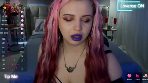 Snapshot of maya_mils chatting on 9, 3, 2025 Maya Mils online show from 9, 3, 2025