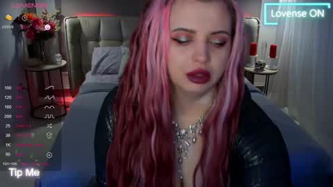 Snapshot of maya_mils chatting on 11, 3, 2025 Maya Mils online show from 11, 3, 2025