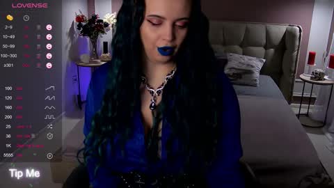 Snapshot of maya_mils chatting on 8, 10, 2025 Maya Mils online show from 8, 10, 2025