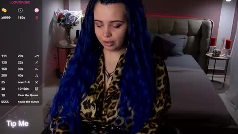 Snapshot of maya_mils chatting on 6, 11, 2025 Maya Mils online show from 6, 11, 2025