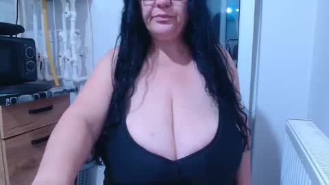 Snapshot of mayabbw50tits chatting on 23, 11, 2025 Maya online show from 23, 11, 2025