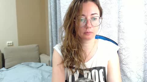 Snapshot of mayacateyes chatting on 10, 9, 2025 Maya online show from 10, 9, 2025