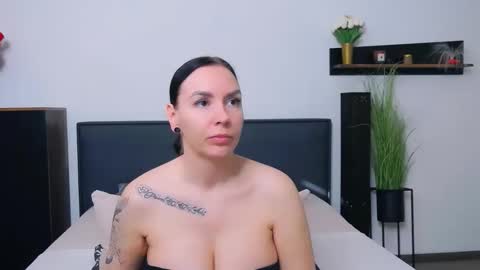 Snapshot of mayacruise chatting on 29, 10, 2025 MayaCruise online show from 29, 10, 2025