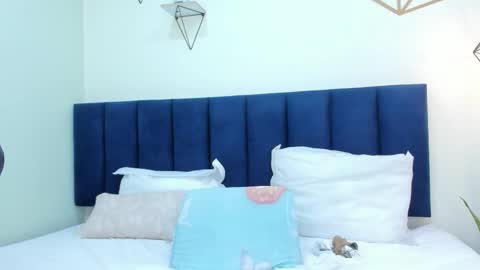 Snapshot of mayaevansmg chatting on 27, 11, 2025 SOFIA online show from 27, 11, 2025