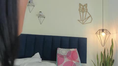 Snapshot of mayaevansmg chatting on 18, 12, 2025 SOFIA online show from 18, 12, 2025