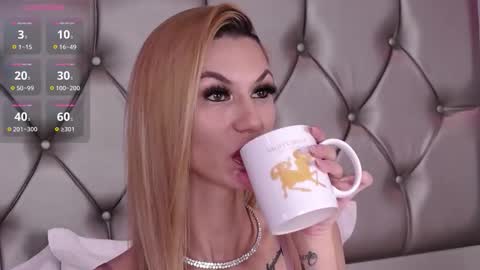 Snapshot of mayahales chatting on 3, 11, 2025 Maya online show from 3, 11, 2025