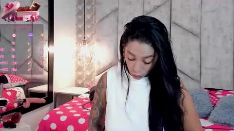 Snapshot of mayarusell01 chatting on 1, 11, 2025 Nicolle Ruselle Hello my lovely schedule for great fun from 630 am and end 800 pm Colombian time I wait for you online show from 1, 11, 2025