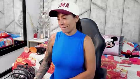 Snapshot of mayarusell01 chatting on 15, 12, 2025 Nicolle Ruselle Hello my lovely schedule for great fun from 630 am and end 800 pm Colombian time I wait for you online show from 15, 12, 2025