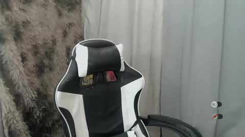 Snapshot of mayasally_ chatting on 21, 12, 2025 mayasally_ online show from 21, 12, 2025