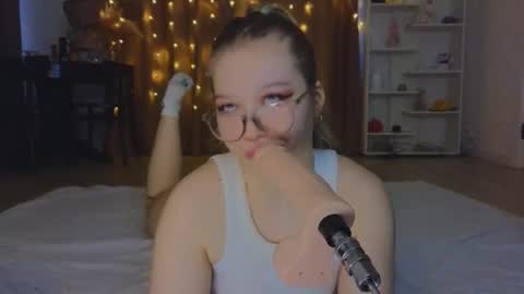 Snapshot of mayaster chatting on 2, 3, 2025 Maya online show from 2, 3, 2025