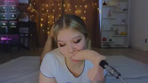 Snapshot of mayaster chatting on 7, 3, 2025 Maya online show from 7, 3, 2025