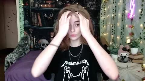 maybe_yours333 online show from 16, 4, 2026